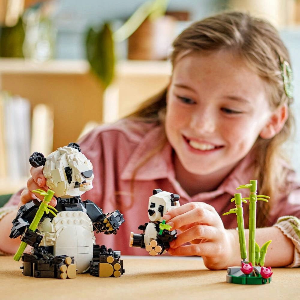 LEGO 31165 CREATOR Laukiniai gyvūnai: pandų šeima 3-in-1