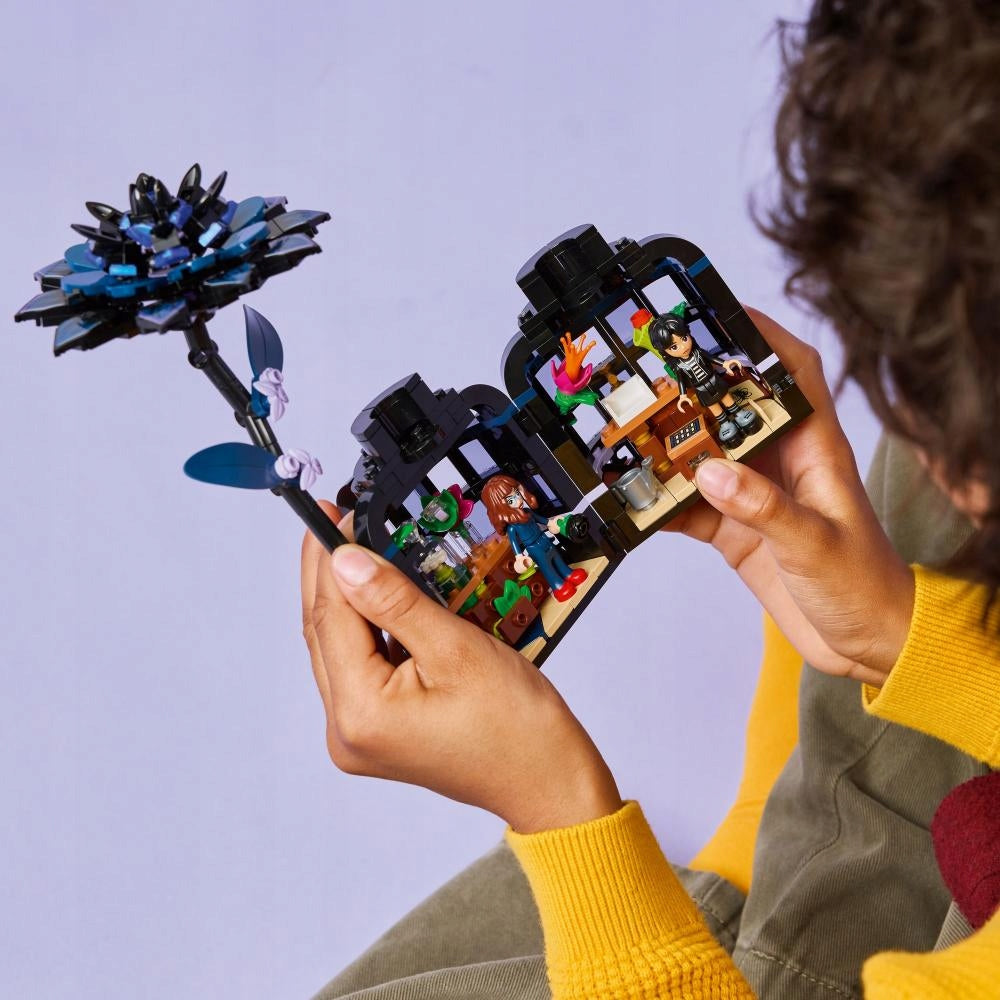 LEGO 76784 Trečiadienė Juodosios dijos gėlė