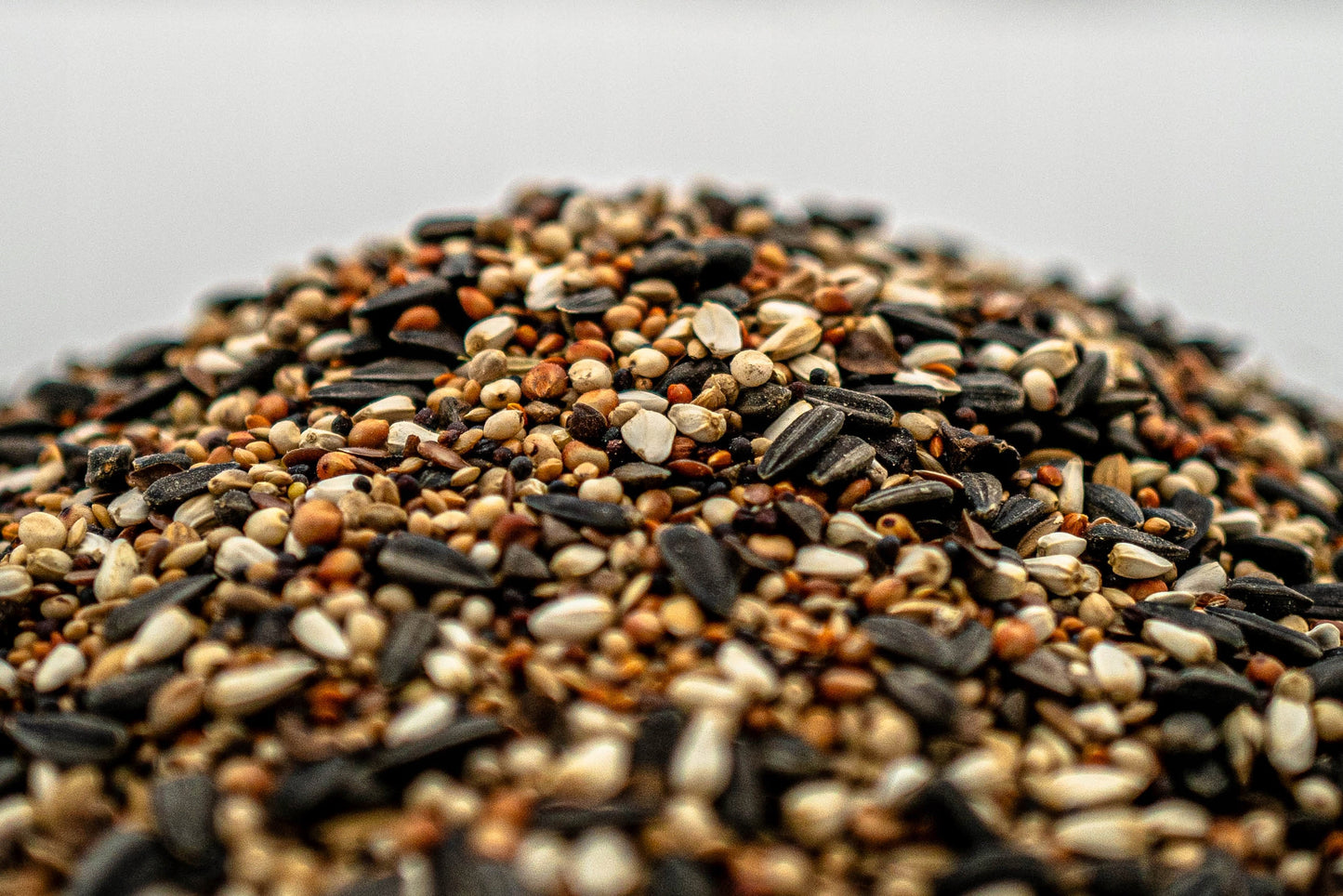 SVEIKAS PAŠARAS GRŪDAI PAUKŠČIAMS GRŪDŲ MIŠINYS ŽIEMAI 1KG