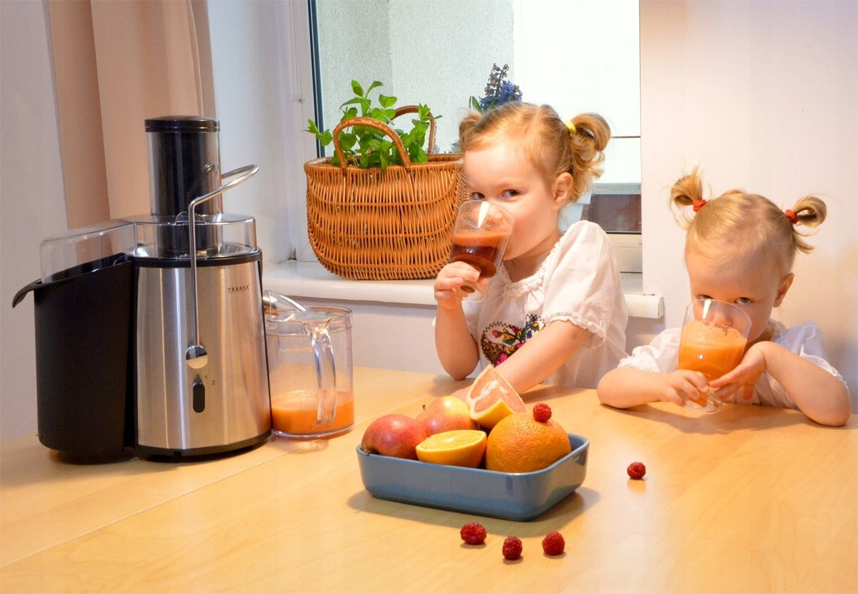 Galinga vaisių ir daržovių sulčiaspaudė FreshJuice TRANSA 1400W – greita ir efektyvi sulčių gamyba namuose