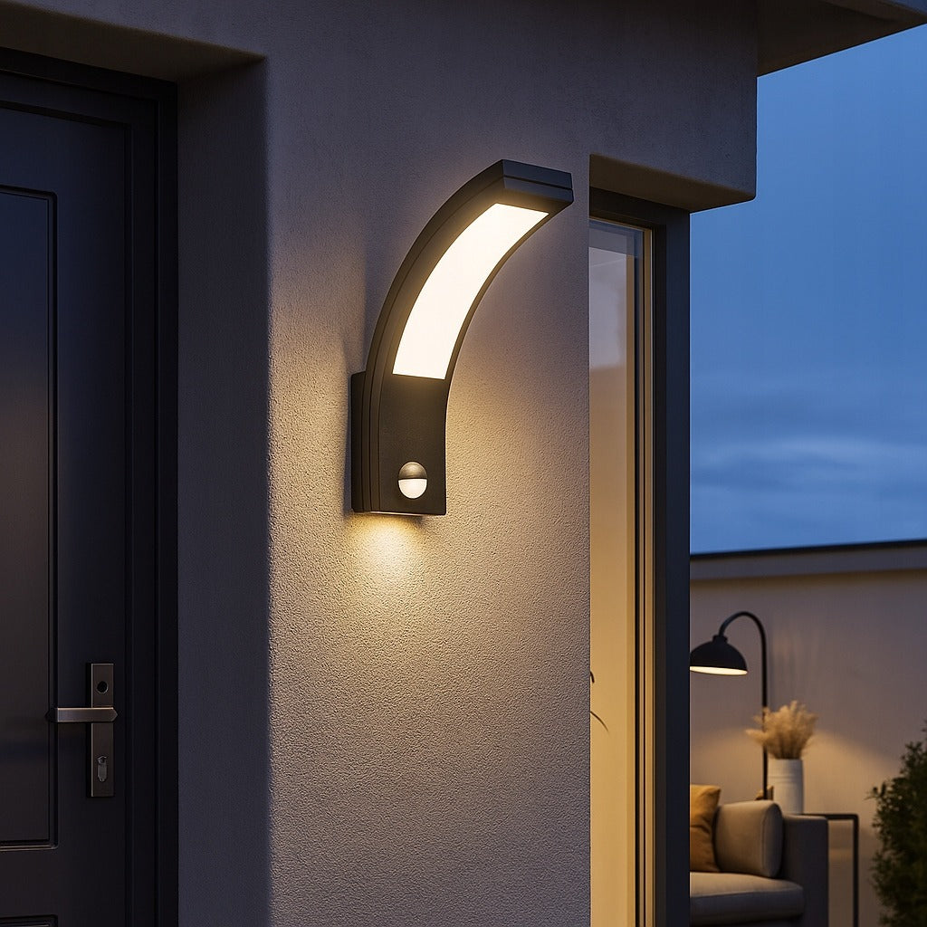 LED lauko sieninis šviestuvas 10W su judesio sensoriumi, atsparus vandeniui, sodui ir fasadui
