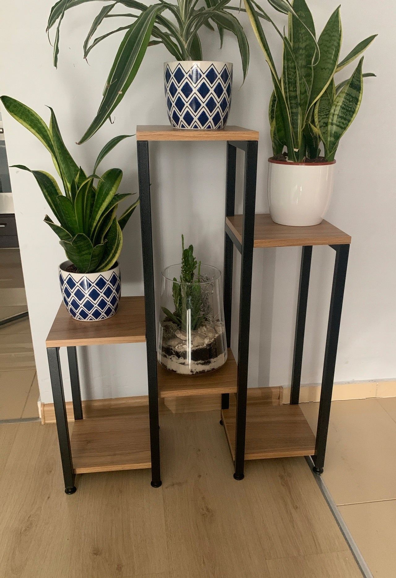 6 lygių metalinis gėlių stovas VILDE - 49 x 18 x 70 cm