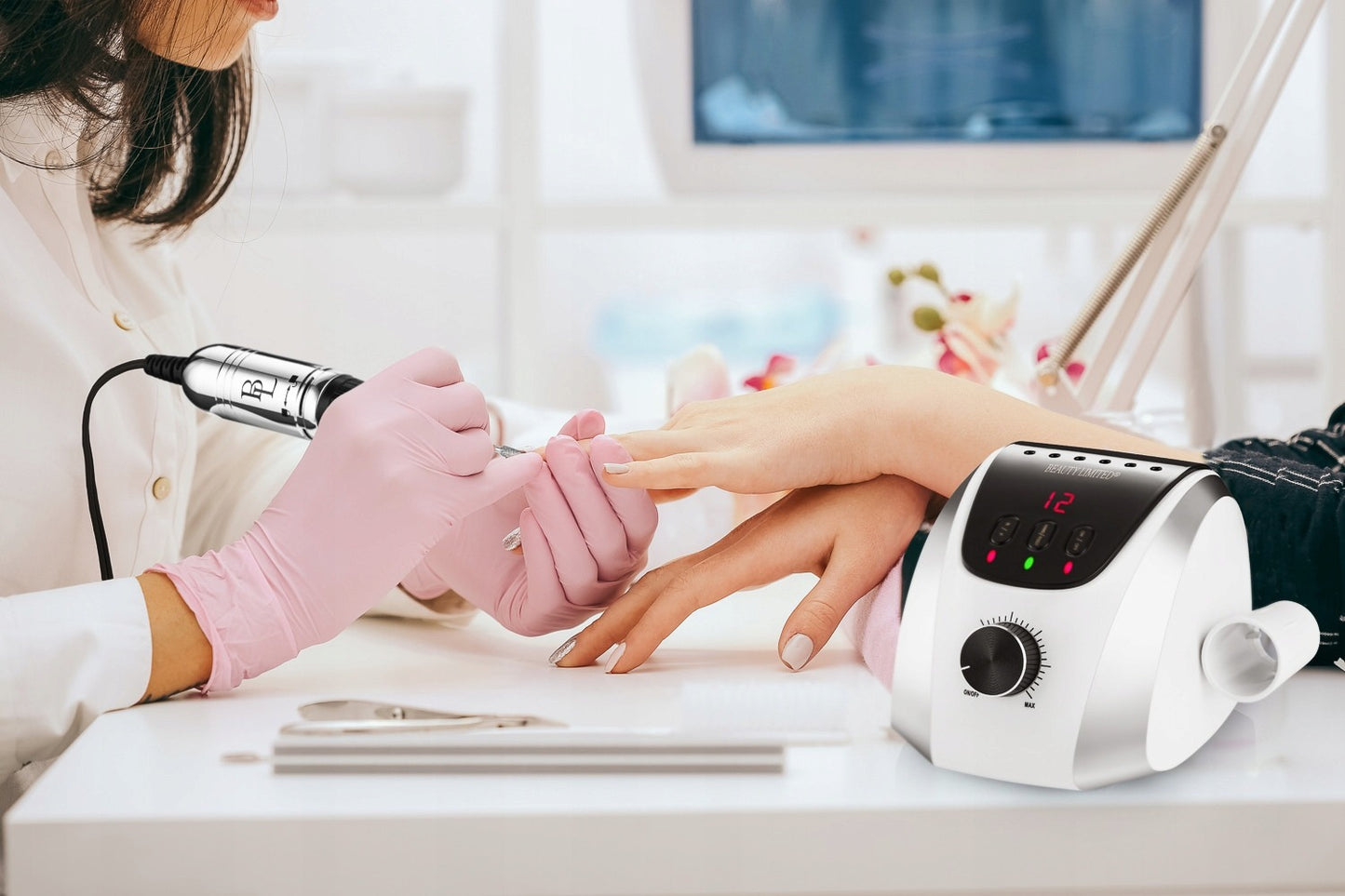 Profesionali nagų freza manikiūrui ir pedikiūrui 65W Beauty Limited Drilly White – su LCD ekranu, Twist-Off, 35000 aps./min.