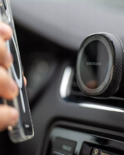 Spacecase magnetinis automobilinis telefono laikiklis su MagSafe tinkleliui