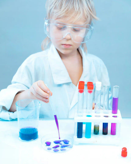 Mažojo chemiko rinkinys: laboratorija, 80 eksperimentų, ugnikalnis vaikams + el. knyga