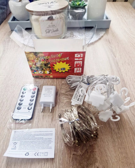 Kalėdinė LED užuolaida 3x2m 200 mikro lempučių USB su nuotolinio valdymo pulteliu ir kabliukais, šilta balta spalva