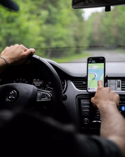 Automobilinis telefono laikiklis į oro groteles Spacecase