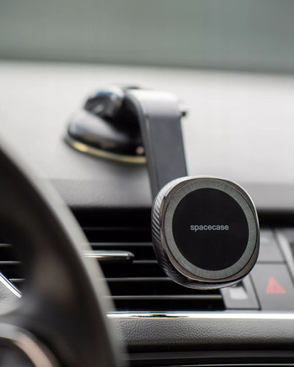 Magnetinis automobilinis telefono laikiklis Spacecase, skirtas prietaisų skydeliui su MagSafe palaikymu