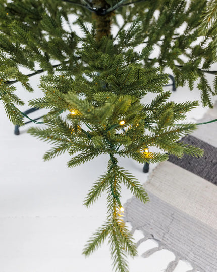 Dirbtinė eglutė Arktyczny Świerk žalia PE+PVC 2,25 m + LED girlianda