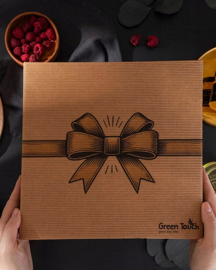 Dovanų rinkinys: arbata, kava, sirupas, šokoladas su vaisiais, saldumynai