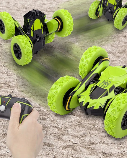 OWL-TECH ATOM MAX 360 akrobatinis nuotoliniu būdu valdomas automobilis su 2,4 GHz pulteliu ir 700 mAh akumuliatoriumi