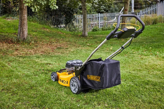 Akumuliatorinė vejapjovė DeWalt 2x18V DCM564N