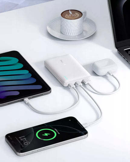 BASEUS išorinė baterija 10000 mAh 22,5W greitas įkrovimas USB-C USB-A PD QC su integruotu laidu