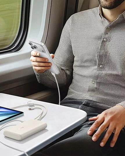 BASEUS išorinė baterija 20000 mAh 100W su integruotais USB-C laidais iki 4 įrenginių