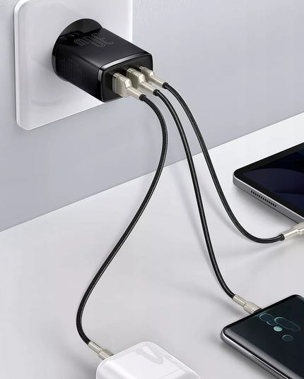 BASEUS greitasis sieninis įkroviklis telefonui 3x USB USB-C 30W PD QC 3.0 AFC