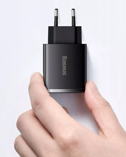 BASEUS greitasis sieninis įkroviklis telefonui 3x USB USB-C 30W PD QC 3.0 AFC