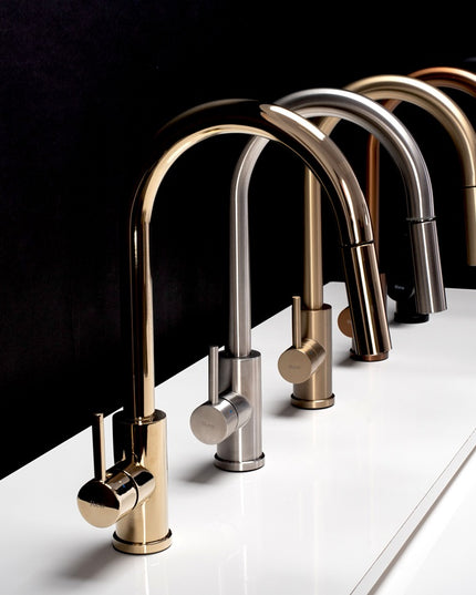 Auksinis virtuvinis maišytuvas REA FRESH GOLD su ištraukiamu snapeliu, aukštas 39,5 cm