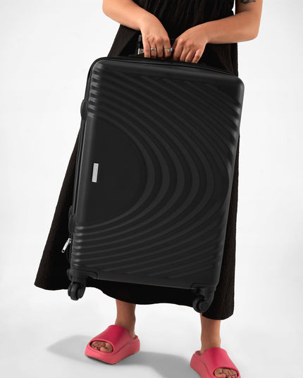 Elegantiškas kelioninis lagaminas su šoninėmis kojelėmis ir kodu užraktu BETLEWSKI