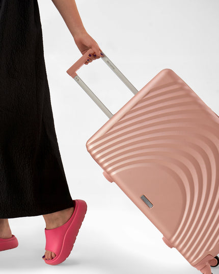 Patvarus lagaminas kelionei, atostogoms, su pasukamais ratukais ir rankena BETLEWSKI