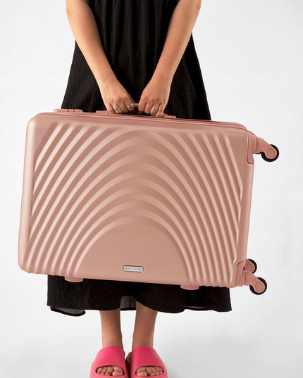 Patvarus lagaminas kelionei, atostogoms, su pasukamais ratukais ir rankena BETLEWSKI