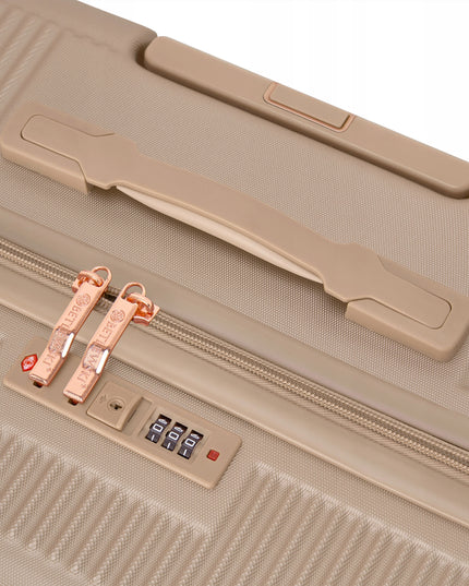 BETLEWSKI Kelioninis kabininis lagaminas, talpus atostogoms, su ratukais, stilinga rankena.