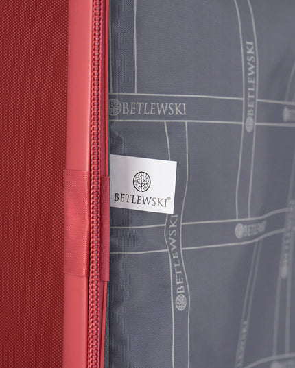 BETLEWSKI Kelioninis kabininis lagaminas, talpus atostogoms, su ratukais, stilinga rankena.
