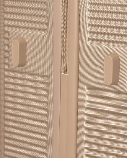 BETLEWSKI Kelioninis kabininis lagaminas, talpus atostogoms, su ratukais, stilinga rankena.