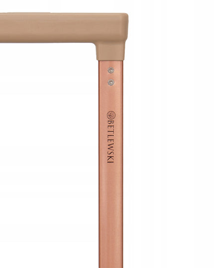 BETLEWSKI Kelioninis kabininis lagaminas, talpus atostogoms, su ratukais, stilinga rankena.