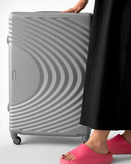 Kelioninis lagaminas su užtrauktuku, rankena, besisukančiais ratukais BETLEWSKI
