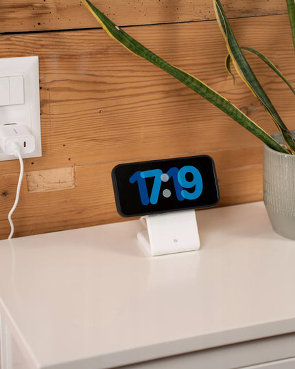 Spacecase 15W belaidis įkroviklis su „MagSafe“ funkcija, skirtas telefonui, magnetinis, baltas