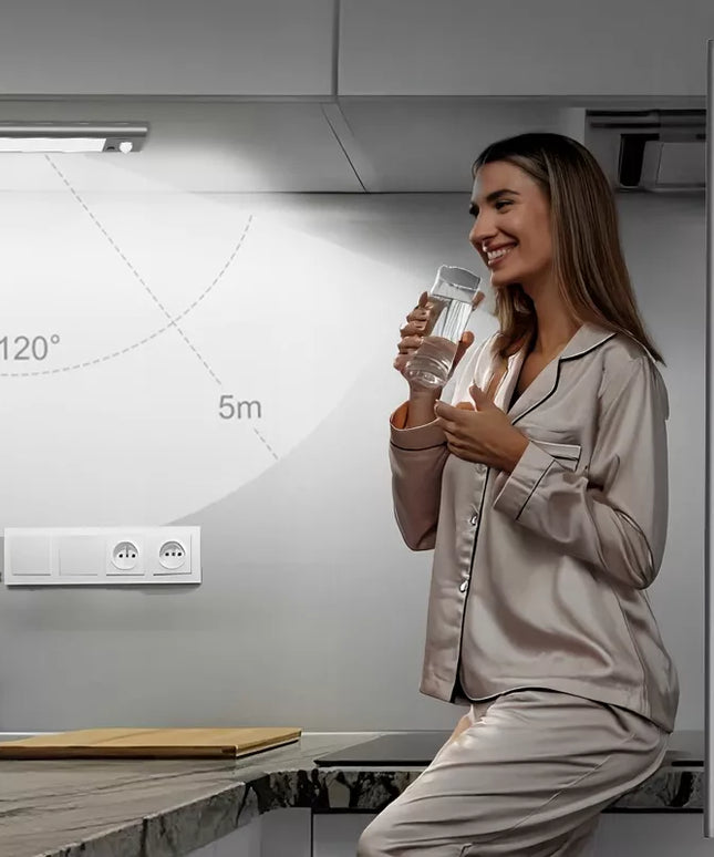 Boste LED naktinė lemputė su judesio ir sutemų jutikliu, magnetinė, automatinė, 23 cm