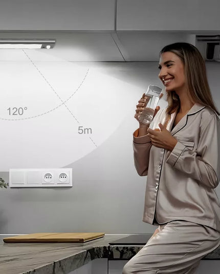 Boste LED naktinė lemputė su judesio ir sutemų jutikliu, magnetinė, 40 cm