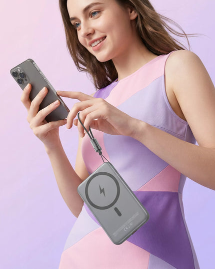 BOSTE IŠORINĖ BATERIJA (POWER BANK) SU MAGSAFE BELAIDŽIU ĮKROVIMU IR PD 20W USB-C KABELIU