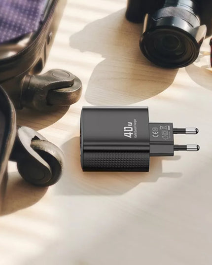 BOSTE universalus tinklo įkroviklis telefonui 2xUSB-C USB-A 40W GaN - CE