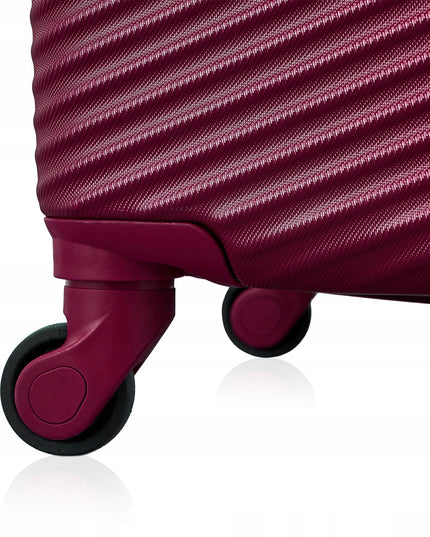 Betlewski Vidutinio dydžio rankinis kelioninis lagaminas su ratukais, skirtas komandiruotėms.