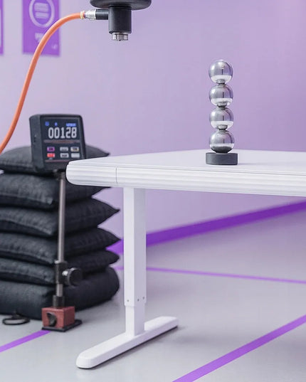 Reguliuojamo aukščio elektrinis stalas Spacetronik su grūdinto stiklo stalviršiu 120x60 cm