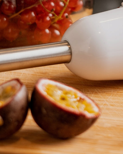 Galinga rankinė maišyklė GALINGA 1500W greičio reguliavimas Susuktas 180 cm laidas BALTA