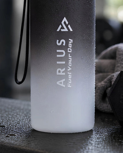 Arius sportinė gertuvė, 1 l, su motyvacine valandų skale, juoda ir balta