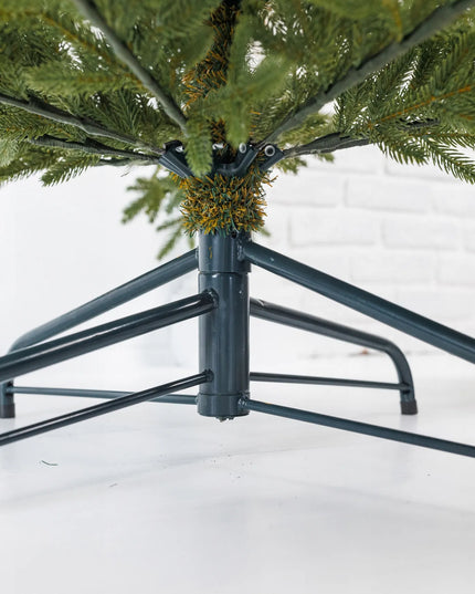 Dirbtinė eglutė Arkties eglė žalia PE+PVC 215 cm + LED girlianda