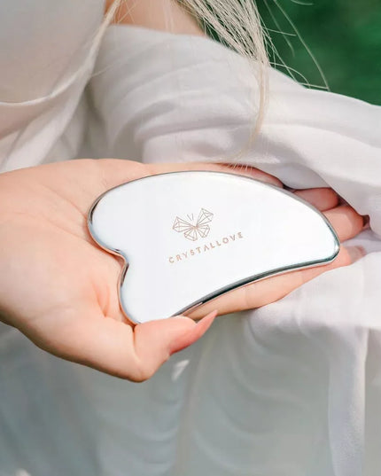CRYSTALLOVE Cryo Ice Gua Sha – nerūdijančiojo plieno veido masažo plokštelė