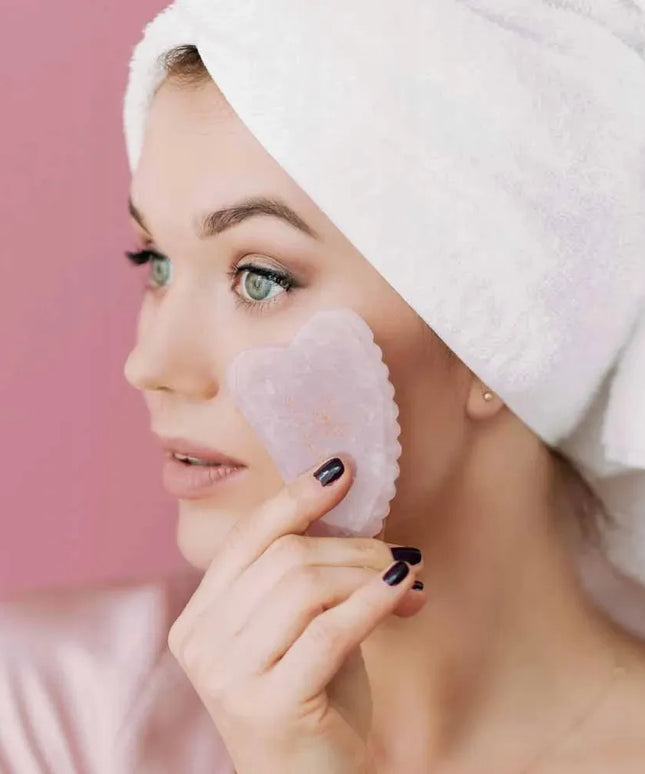 CRYSTALLOVE 3D gua sha veido masažo plokštelė iš rožinio kvarco