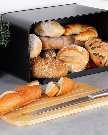 Juoda metalinė medinė duoninė, uždaromas indas duonai ir bandelėms