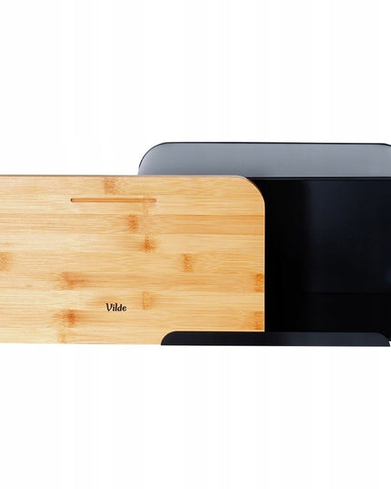 Juoda metalinė medinė duoninė, uždaromas indas duonai ir bandelėms