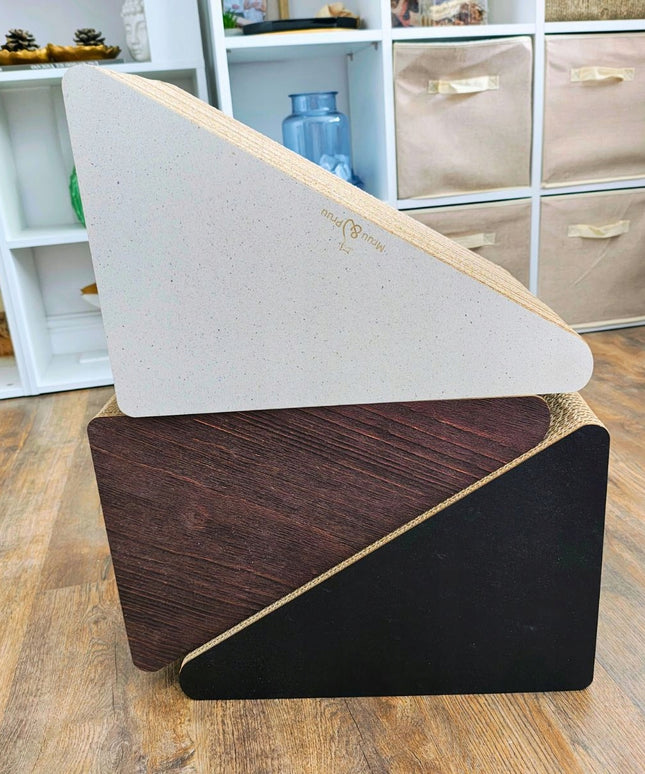 Katės draskyklė Mruu&Pruu balta trikampė 46 x 39 x 27 x 30 cm