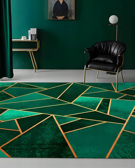 Kilimas 220x160cm žalias, glamūrinis, su auksinėmis detalėmis, geometriniai trikampiai