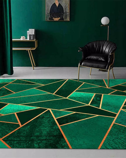 Kilimas 220x160 cm žalias trikampiai su auksiniais akcentais geometrinis glamur