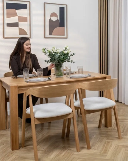 Ąžuolinė kėdė su minkšta sėdyne