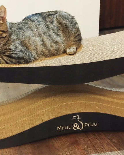 Žema draskyklė, draskymo guolis Mruu&Pruu LEON 78 cm JUODAS ŠIRDYS DIDELIS