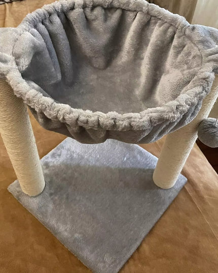 K&M F062 kačių draskyklė su gultu, 53 cm