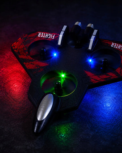 Pan i Pani Gadżet „FIGHTER“ skraidantis putplasčio dronas-lėktuvas su nuotolinio valdymo pultu, LED apšvietimu ir 360° apsisukimais